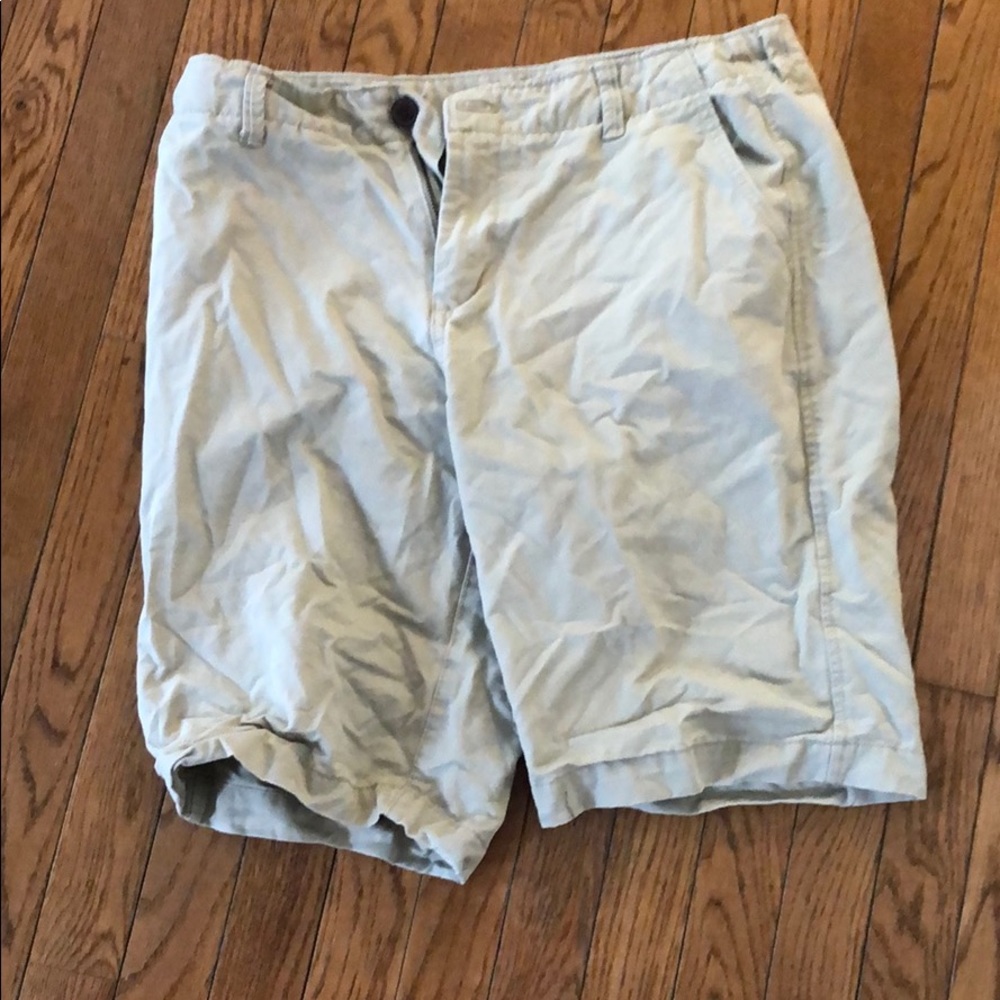 Aeropostale men’s khaki shorts